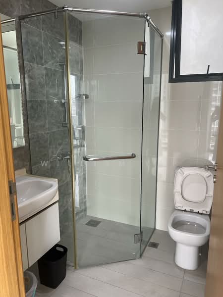 La Fiesta, Sengkang Square, 2 Bedrooms, 753 sqft, Condominium For Rent, by William Yap, 500120532 - Bathroom 2 - PropertyGuru.com.sg