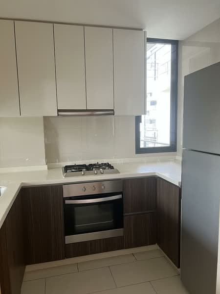 La Fiesta, Sengkang Square, 2 Bedrooms, 753 sqft, Condominium For Rent, by William Yap, 500120532 - Kitchen - PropertyGuru.com.sg