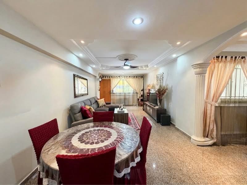 221 Tampines Street 24, 221 Tampines Street 24, 3 Bedrooms, 1,119 sqft, HDB Flat For Sale, by Amir Amzar, 500120539 - Living Room - PropertyGuru.com.sg