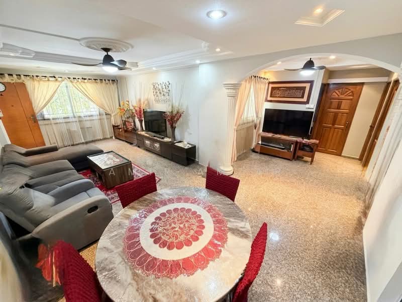 221 Tampines Street 24, 221 Tampines Street 24, 3 Bedrooms, 1,119 sqft, HDB Flat For Sale, by Amir Amzar, 500120539 - Living Room - PropertyGuru.com.sg
