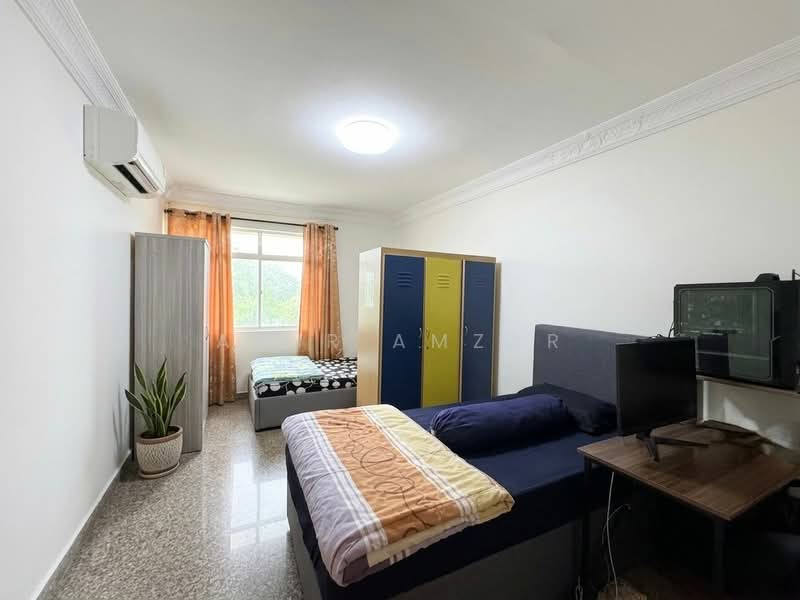 221 Tampines Street 24, 221 Tampines Street 24, 3 Bedrooms, 1,119 sqft, HDB Flat For Sale, by Amir Amzar, 500120539 - Bedroom - PropertyGuru.com.sg