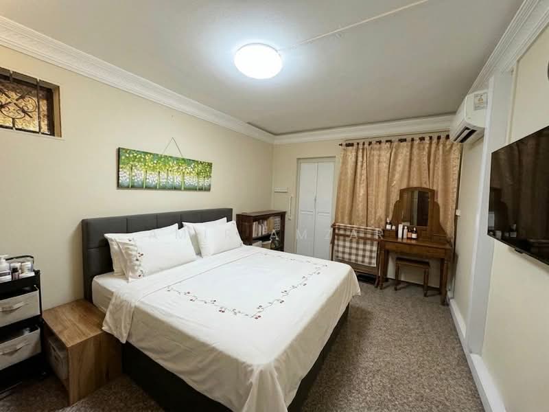 221 Tampines Street 24, 221 Tampines Street 24, 3 Bedrooms, 1,119 sqft, HDB Flat For Sale, by Amir Amzar, 500120539 - Bedroom - PropertyGuru.com.sg