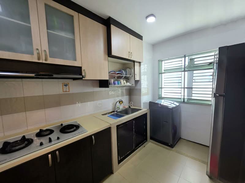 642A Punggol Drive, 642A Punggol Drive, 3 Bedrooms, 968 sqft, HDB Flat For Sale, by Nick R. L, 500120540 - Kitchen - PropertyGuru.com.sg
