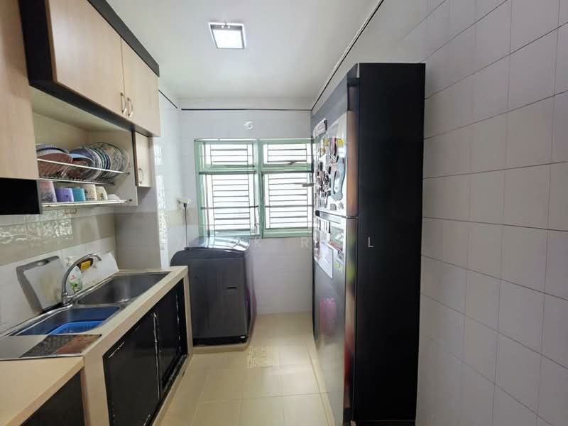 642A Punggol Drive, 642A Punggol Drive, 3 Bedrooms, 968 sqft, HDB Flat For Sale, by Nick R. L, 500120540 - Kitchen - PropertyGuru.com.sg