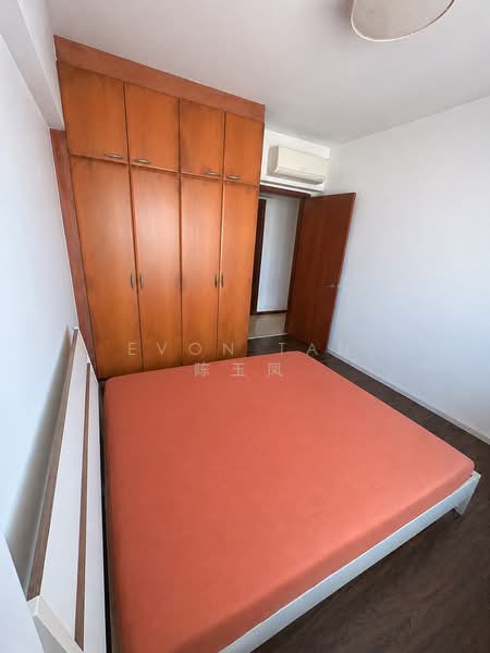 Central Grove, , 3 Bedrooms, 1,206 sqft, Condominium For Sale, by Evon Tan  陈玉凤, 500120544 - Bedroom 2 - PropertyGuru.com.sg