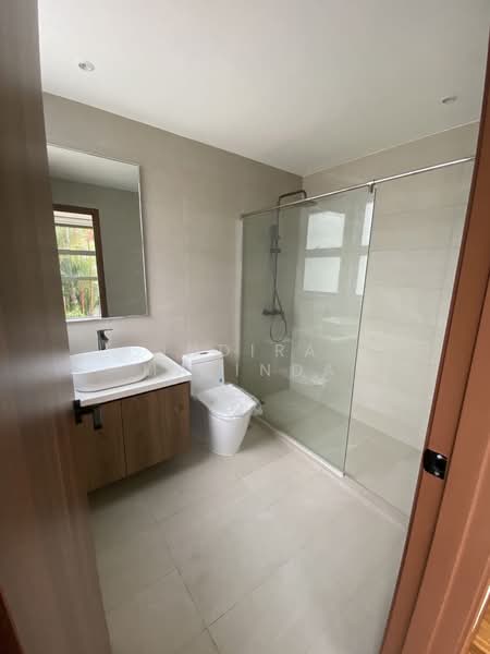 Ming Teck Park, Sixth Avenue, 4 Bedrooms, 2,366 sqft, Semi-Detached House For Rent, by Indira Malinda, 500120554 - Bathroom - PropertyGuru.com.sg