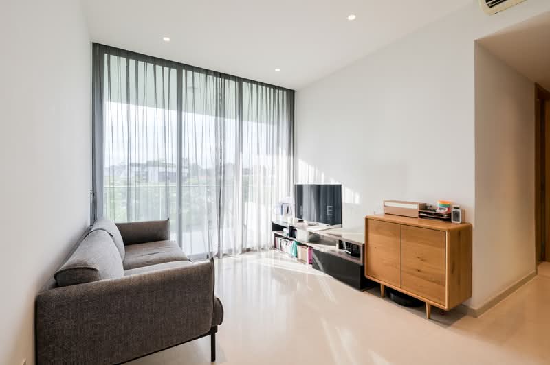 The Crest, 101 Prince Charles Crescent, 2 Bedrooms, 947 sqft, Condominium For Sale, by Joan Cheng, 500120561 - Living Room - PropertyGuru.com.sg