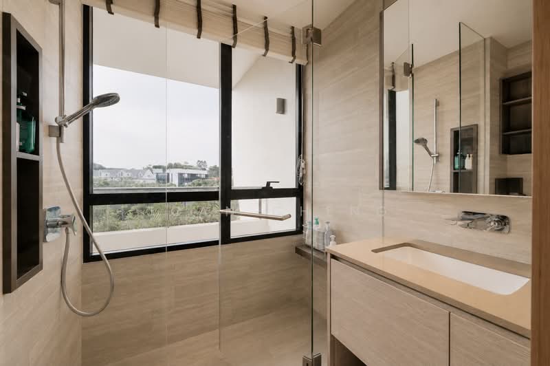 The Crest, 101 Prince Charles Crescent, 2 Bedrooms, 947 sqft, Condominium For Sale, by Joan Cheng, 500120561 - Bathroom - PropertyGuru.com.sg
