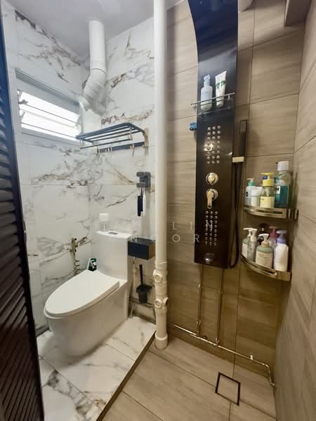 103 Bedok North Avenue 4, 103 Bedok North Avenue 4, 3 Bedrooms, 980 sqft, HDB Flat For Sale, by Fadzlin MNoor, 500120565 - Bathroom - PropertyGuru.com.sg