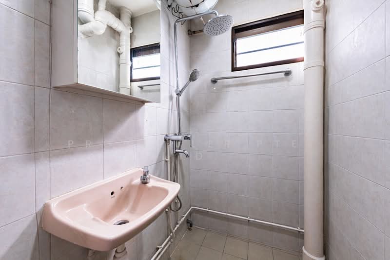 97 Aljunied Crescent, 97 Aljunied Crescent, 2 Bedrooms, 818 sqft, HDB Flat For Sale, by PROPSELLER PTE. LTD., 500120571 - Bathroom - PropertyGuru.com.sg