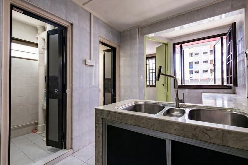 97 Aljunied Crescent, 97 Aljunied Crescent, 2 Bedrooms, 818 sqft, HDB Flat For Sale, by PROPSELLER PTE. LTD., 500120571 - Kitchen - PropertyGuru.com.sg