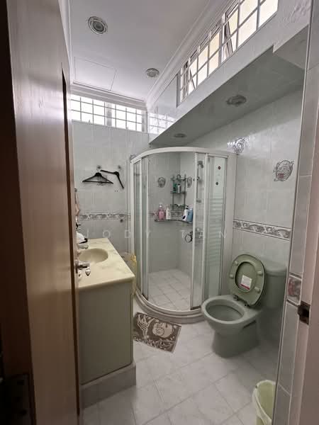 Sennett place, , 5 Bedrooms, 3,960 sqft, Semi-Detached House For Sale, by Jody Tan, 500120592 - Bathroom - PropertyGuru.com.sg