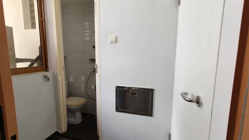 Radix, 18 Jalan Wakaff, 3 Bedrooms, 1,184 sqft, Condominium For Sale, by Yap Kai Loon (Kaiser), 500120614 - Yard with Bomb Shelter - PropertyGuru.com.sg