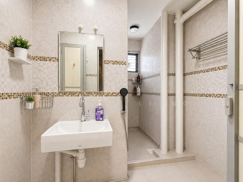 333 Ubi Avenue 1, 333 Ubi Avenue 1, 4 Bedrooms, 1,571 sqft, HDB Flat For Sale, by Howgene Leong, 500120616 - Bathroom - PropertyGuru.com.sg