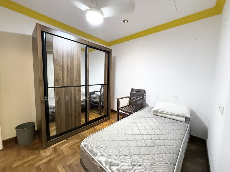 Landed Semi-Detached House at Begonia Drive for Lease, Begonia Drive, 5 Bedrooms, 2,400 sqft, Semi-Detached House For Rent, by Eunice Teo Y N, 500120617 - Bedroom - PropertyGuru.com.sg