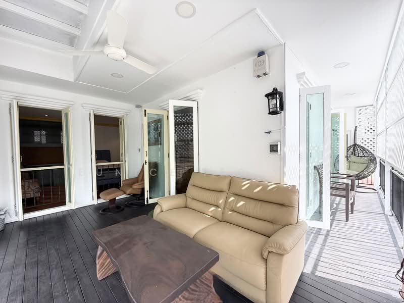 Landed Semi-Detached House at Begonia Drive for Lease, Begonia Drive, 5 Bedrooms, 2,400 sqft, Semi-Detached House For Rent, by Eunice Teo Y N, 500120617 - Balcony - PropertyGuru.com.sg