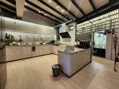 For Sale - Perfect Location In The East,Cosy Terrace Not To Be Missed!!!