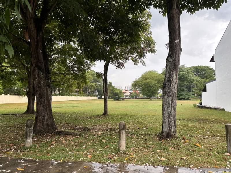 Perfect Location In The East,Cosy Terrace Not To Be Missed!!!, Kee Sun Ave Jln Sempadan Siglap, 2 Bedrooms, 2,000 sqft, Terraced House For Sale, by Leslie Lim, 500120621 - PropertyGuru.com.sg