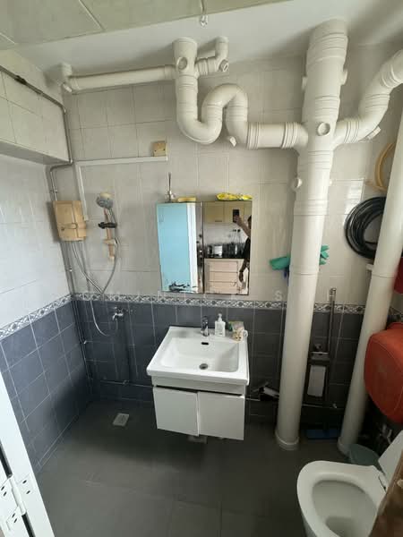 268B Boon Lay Drive, 268B Boon Lay Drive, 3 Bedrooms, 1,178 sqft, HDB Flat For Sale, by Dominick Soh, 500120623 - Bathroom - PropertyGuru.com.sg