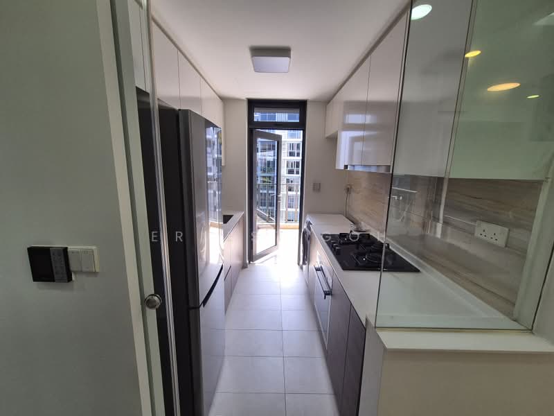 The Brownstone, 150 Canberra Drive, 3 Bedrooms, 936 sqft, Executive Condominium For Rent, by Ernest Goh, 500120630 - Kitchen - PropertyGuru.com.sg