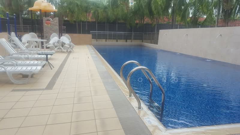 Imperial Heights, 16 Ipoh Lane, 2 Bedrooms, 592 sqft, Condominium For Sale, by Jackie Foong, 500120633 - Pool - PropertyGuru.com.sg