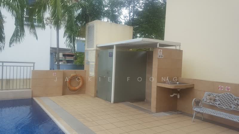 Imperial Heights, 16 Ipoh Lane, 2 Bedrooms, 592 sqft, Condominium For Sale, by Jackie Foong, 500120633 - Pool - PropertyGuru.com.sg