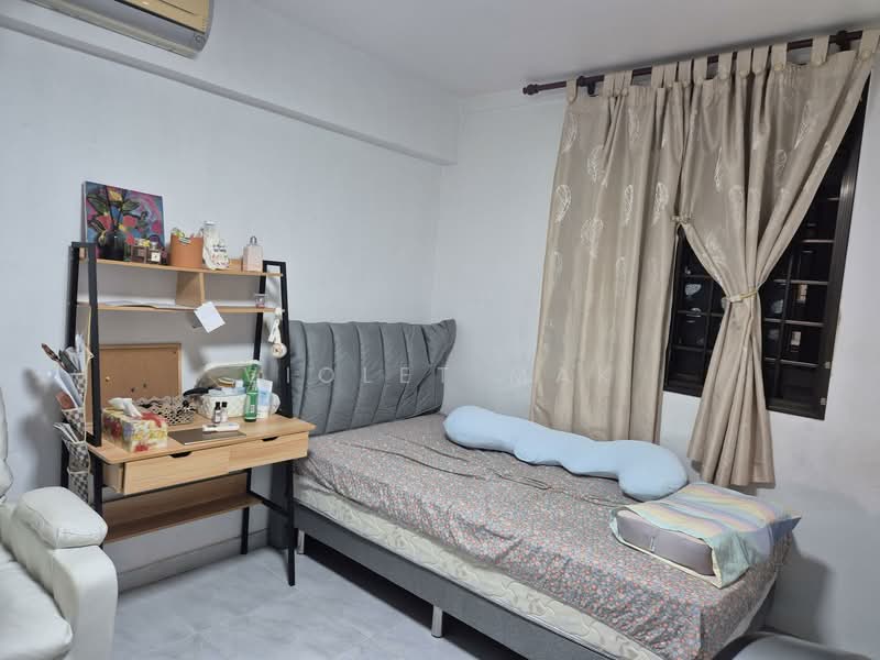 4 Lorong 7 Toa Payoh, 4 Lorong 7 Toa Payoh, 2 Bedrooms, 710 sqft, HDB Flat For Sale, by Violet Mak, 500120637 - Bedroom - PropertyGuru.com.sg