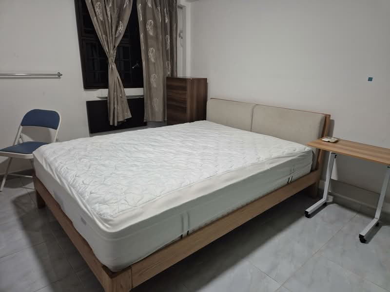 4 Lorong 7 Toa Payoh, 4 Lorong 7 Toa Payoh, 2 Bedrooms, 710 sqft, HDB Flat For Sale, by Violet Mak, 500120637 - Bedroom - PropertyGuru.com.sg