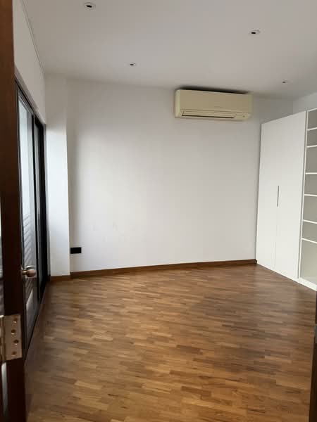 Tembeling Road, Tembeling Road, 5 Bedrooms, 2,900 sqft, Conservation House For Rent, by Laurens Joanna, 500120640 - Level 2 Common Bedroom 3 - PropertyGuru.com.sg