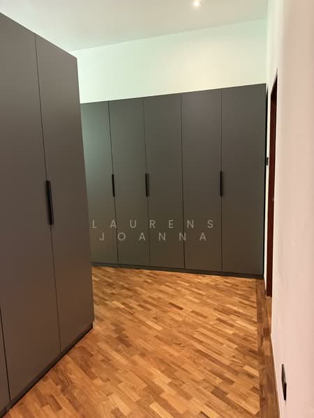 Tembeling Road, Tembeling Road, 5 Bedrooms, 2,900 sqft, Conservation House For Rent, by Laurens Joanna, 500120640 - Level 2 Master Bedroom - PropertyGuru.com.sg