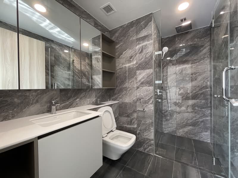 Sengkang Grand Residences, 80 Compassvale Bow, 2 Bedrooms, 624 sqft, Condominium For Rent, by Steve Ho, 500120647 - Bathroom - PropertyGuru.com.sg