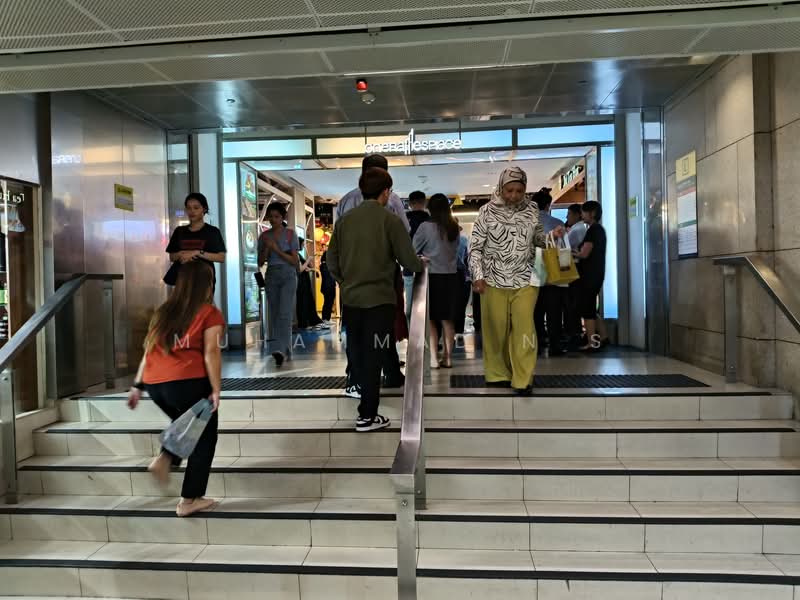 One Raffles Place, 1 Raffles Place, 194 sqft, Food & Beverage For Rent, by Muhammad N S, 500120648 - Entrance - CommercialGuru.com.sg