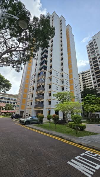 11 Pine Close, 11 Pine Close, 3 Bedrooms, 1,184 sqft, HDB Flat For Sale, by Alvin Lee, 500120654 - Exterior - PropertyGuru.com.sg