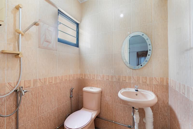 488 Jurong West Avenue 1, 488 Jurong West Avenue 1, 3 Bedrooms, 980 sqft, HDB Flat For Sale, by PROPSELLER PTE. LTD., 500120660 - Bathroom - PropertyGuru.com.sg