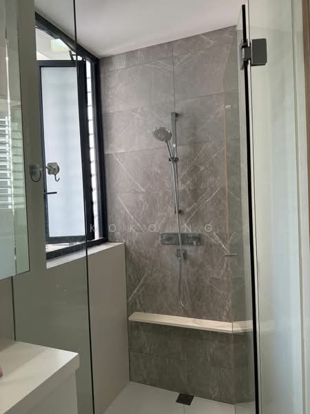 d'Leedon (Former Farrer Court), 13 Leedon Heights, 3 Bedrooms, 1,281 sqft, Condominium For Sale, by Koko Ng, 500120661 - Bathroom - PropertyGuru.com.sg