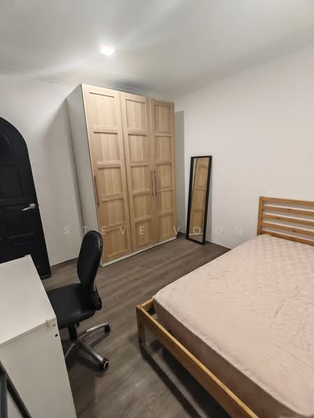 8 Lorong 42 Geylang, Lorong 42 Geylang, Room Rental, 150 sqft, Terraced House For Rent, by Steve Voon, 500120664 - Bedroom - PropertyGuru.com.sg