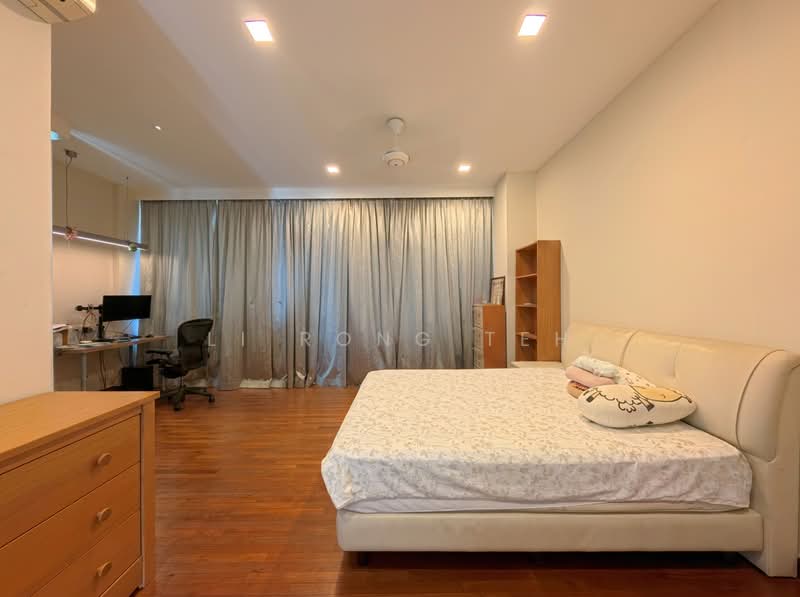 ❤️BRIGHT SIGLAP LANDED HOME! END TERRACE HIGH CEILINGS, Siglap, 4 Bedrooms, 3,000 sqft, Terraced House For Sale, by Li Rong Teh, 500120669 - Bedroom - PropertyGuru.com.sg
