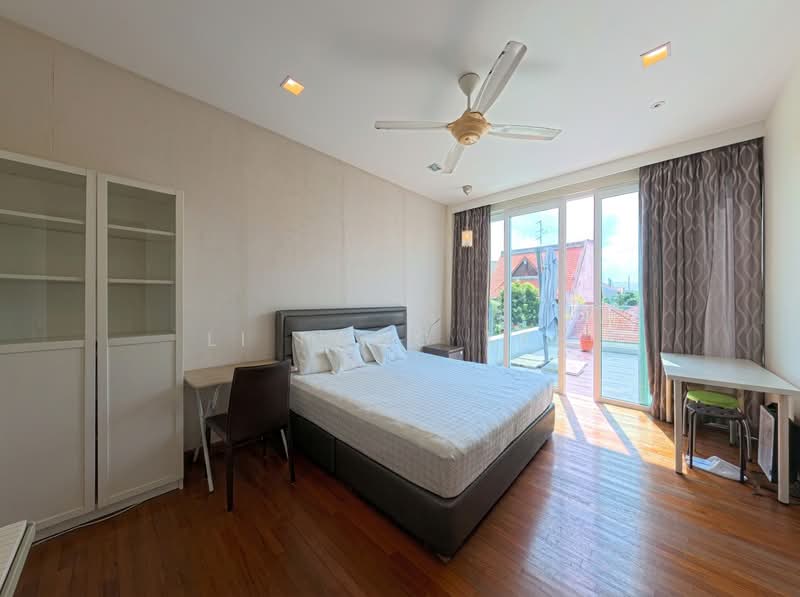 ❤️BRIGHT SIGLAP LANDED HOME! END TERRACE HIGH CEILINGS, Siglap, 4 Bedrooms, 3,000 sqft, Terraced House For Sale, by Li Rong Teh, 500120669 - Bedroom - PropertyGuru.com.sg