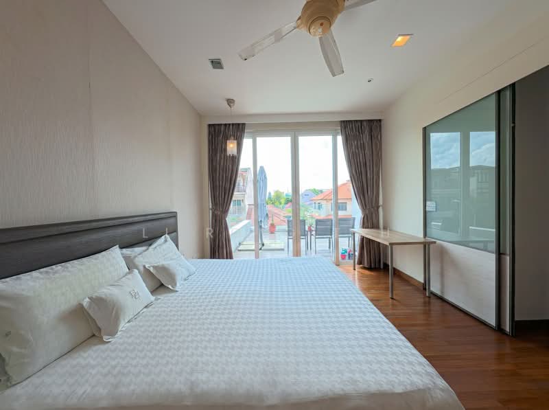 ❤️BRIGHT SIGLAP LANDED HOME! END TERRACE HIGH CEILINGS, Siglap, 4 Bedrooms, 3,000 sqft, Terraced House For Sale, by Li Rong Teh, 500120669 - Bedroom - PropertyGuru.com.sg