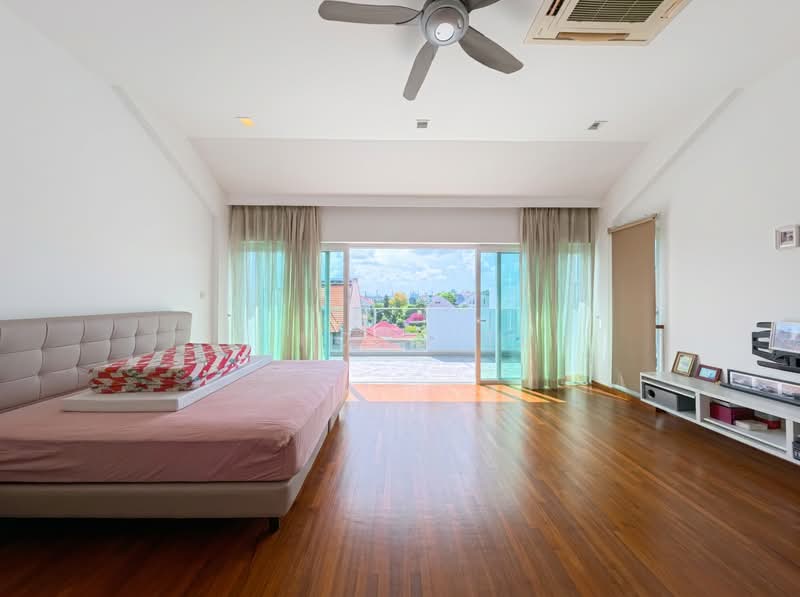❤️BRIGHT SIGLAP LANDED HOME! END TERRACE HIGH CEILINGS, Siglap, 4 Bedrooms, 3,000 sqft, Terraced House For Sale, by Li Rong Teh, 500120669 - Bedroom - PropertyGuru.com.sg