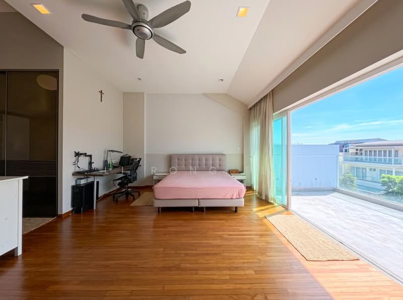 ❤️BRIGHT SIGLAP LANDED HOME! END TERRACE HIGH CEILINGS, Siglap, 4 Bedrooms, 3,000 sqft, Terraced House For Sale, by Li Rong Teh, 500120669 - Bedroom - PropertyGuru.com.sg