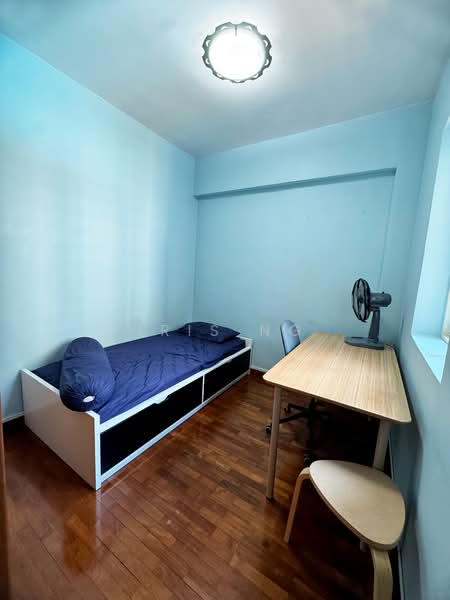 Evergreen Park, 31 Hougang Avenue 7, 3 Bedrooms, 1,076 sqft, Condominium For Sale, by Iris Ng, 500120677 - Bedroom - PropertyGuru.com.sg