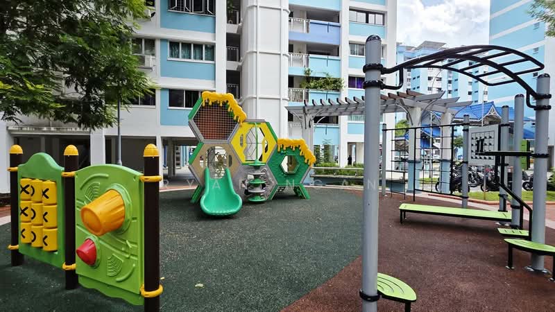 277 Tampines Street 22, 277 Tampines Street 22, 3 Bedrooms, 1,130 sqft, HDB Flat For Sale, by Ryan Ngan, 500120678 - Exterior - PropertyGuru.com.sg