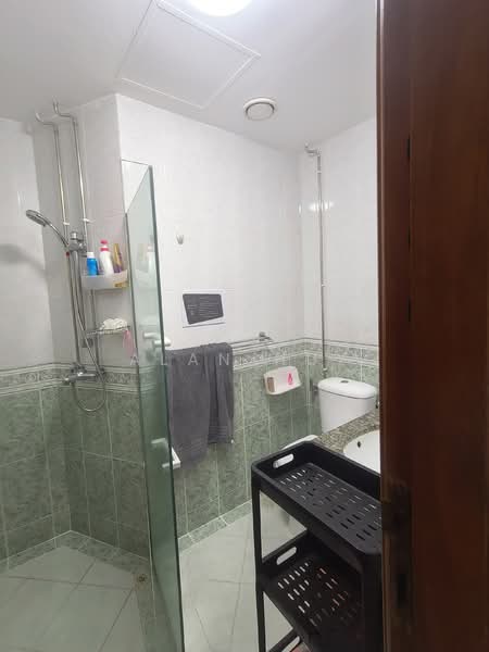 Chwee Chian View, Chwee Chian View, Room Rental, 200 sqft, Terraced House For Rent, by Alan Huy, 500120679 - Bathroom - PropertyGuru.com.sg