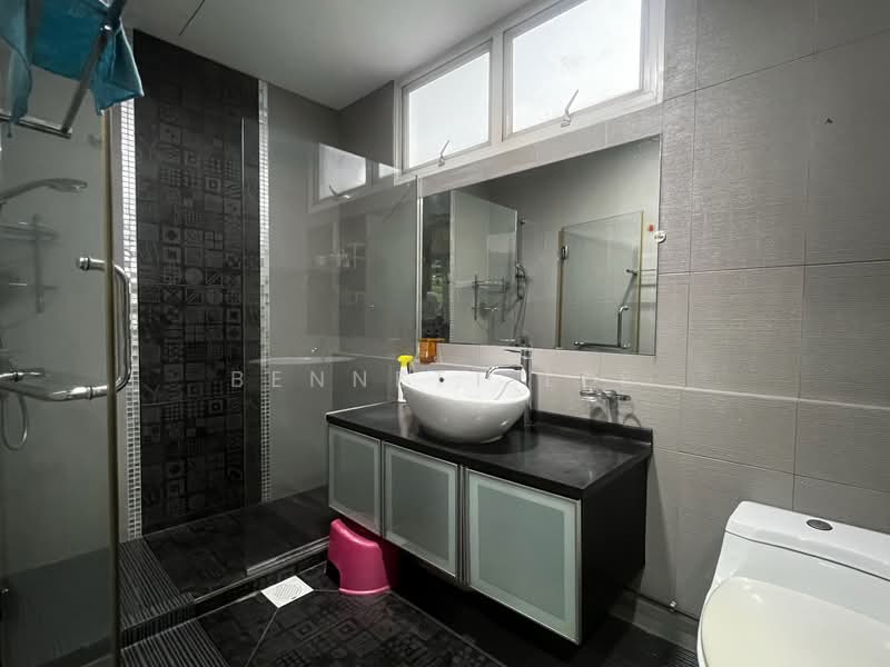 Park Villas, Park Villas Green, 4 Bedrooms, 2,150 sqft, Terraced House For Sale, by Bennett Lee, 500120682 - Bathroom - PropertyGuru.com.sg