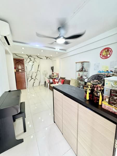 52 Circuit Road, 52 Circuit Road, 2 Bedrooms, 603 sqft, HDB Flat For Sale, by Hayley Koh Wan Ting, 500120692 - Living Room - PropertyGuru.com.sg