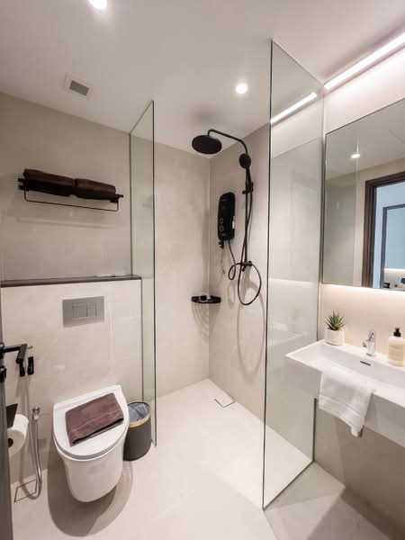 Fort Marshall Residences, 87 Marshall Road, 1 Bedroom, 216 sqft, Apartment For Rent, by Kai Chen, 500120696 - Classic Studio Suite - Bathroom - PropertyGuru.com.sg