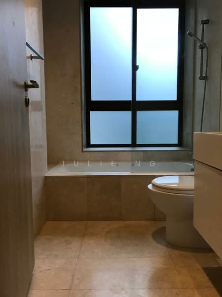 Varsity Park Condominium, 34 West Coast Road, 2 Bedrooms, 1,313 sqft, Condominium For Rent, by Julie Ng, 500120715 - Bathroom - PropertyGuru.com.sg
