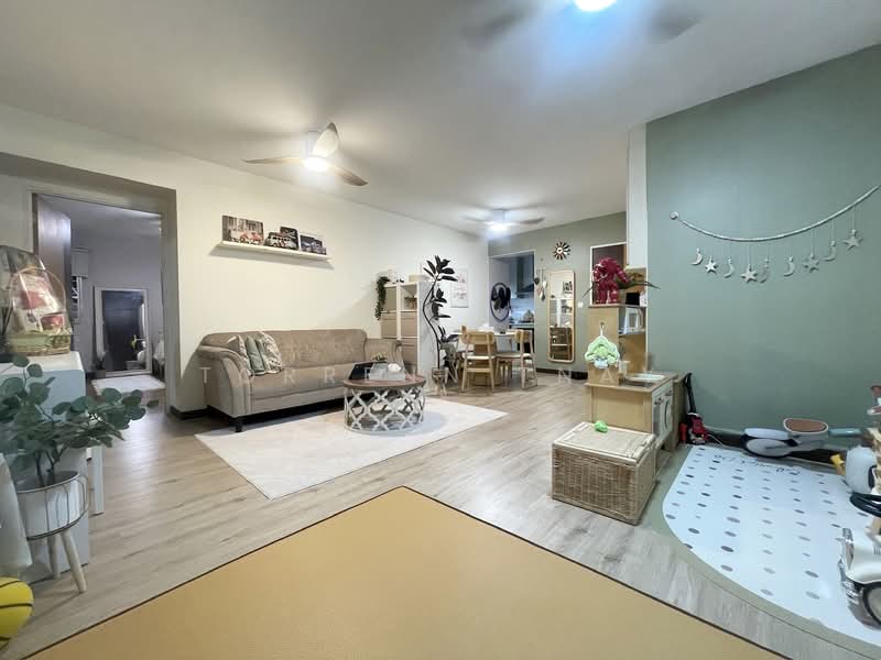 411A Fernvale Road, 411A Fernvale Road, 3 Bedrooms, 1,023 sqft, HDB Flat For Sale, by Torrenn Tnay, 500120719 - Living Room - PropertyGuru.com.sg