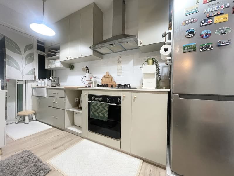 411A Fernvale Road, 411A Fernvale Road, 3 Bedrooms, 1,023 sqft, HDB Flat For Sale, by Torrenn Tnay, 500120719 - Kitchen - PropertyGuru.com.sg